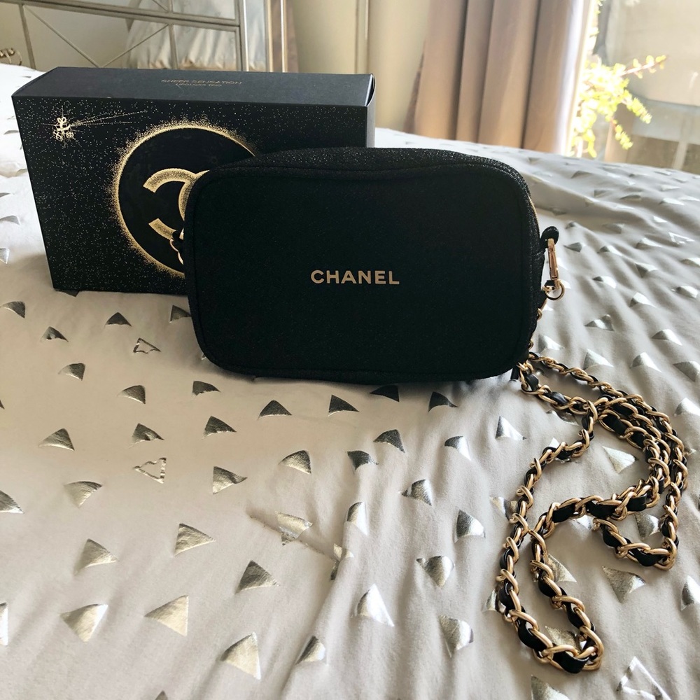 Authentic Chanel 2020 Holiday Bag w/ Strap